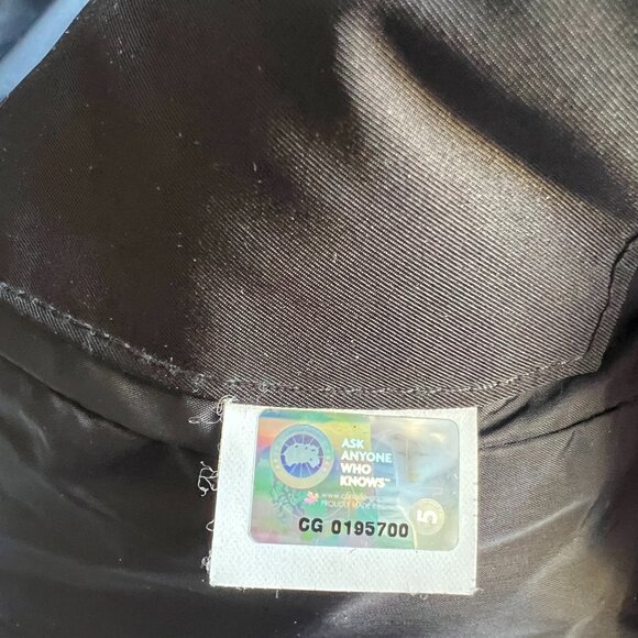 *RARE* Canada Goose Black Label Fitted Puffer - Picture 5 of 13